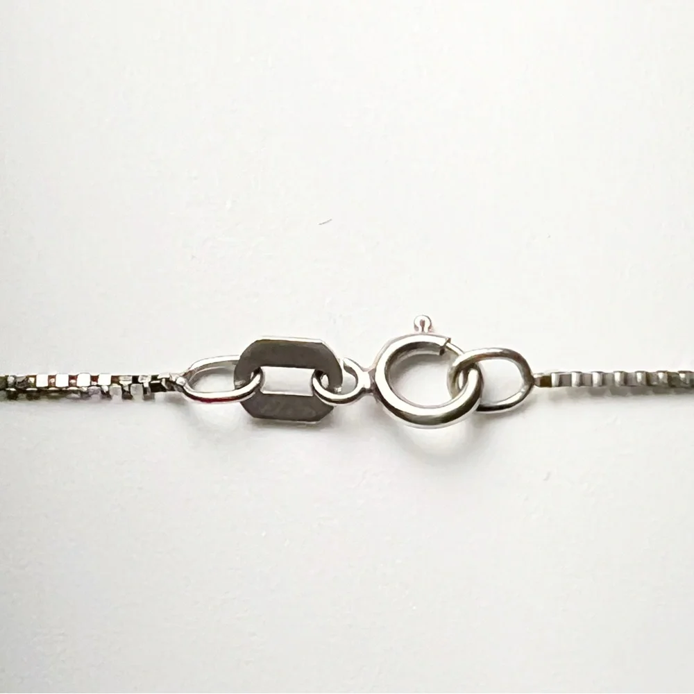 0.20 ctw Round Diamond Swirl Pendant - Picture 5 of 5